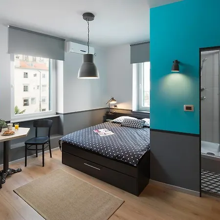 River Apartment *